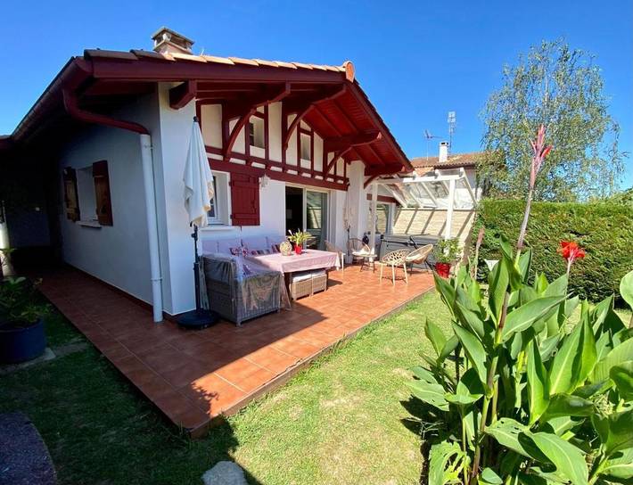 Ferienhaus für 6 Personen, mit Garten und Whirlpool sowie Terrasse in Hendaye