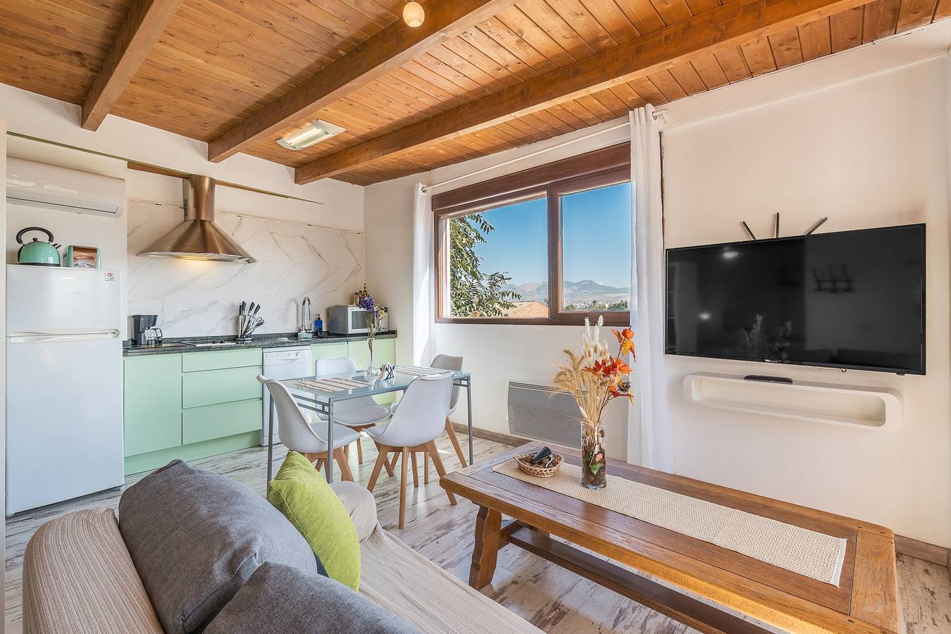 Ganzes Studio, Studio 'Mirador' mit Bergblick, Wi-Fi und Klimaanlage in Ambroz, Vegas del Genil