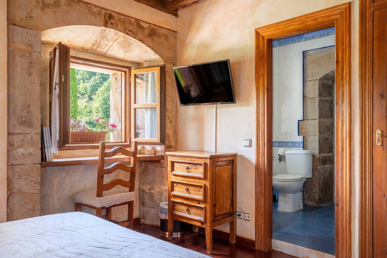 Zimmer 'Carbayu' mit Bergblick, gemeinsamem Garten und Wi-Fi in Cangas de Onís, Provincia de Asturias