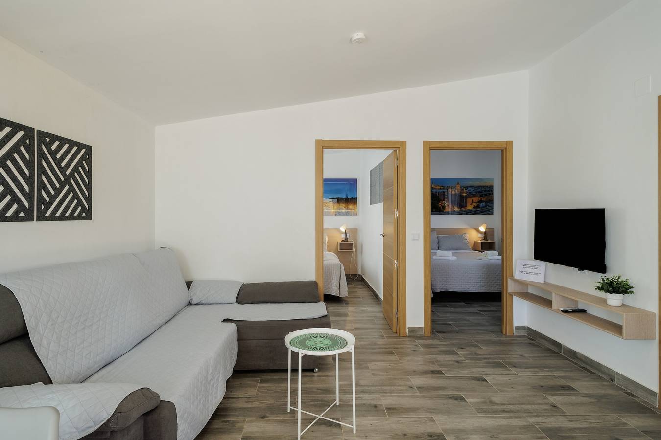 Country House 'Villa Con Piscina Cerca De Sevilla' with Private Pool, Wi-Fi and Air Conditioning in Hacienda de Tarazona, La Rinconada