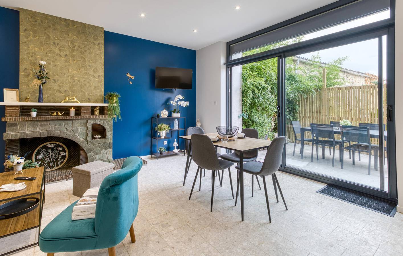 Appartement de vacances entier, Charmant appartement avec jardin, WiFi et parking près de la rivière et des restaurants in La Tremblade, Côte de Beauté