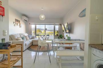 Gîte pour 4 personnes, avec vue sur le lac et piscine ainsi que jardin et vue, animaux acceptés dans Darque
