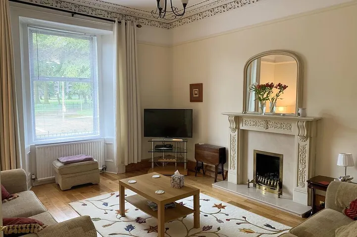 Spacious Victorian home with many original details. in Stirling, Stirling region
