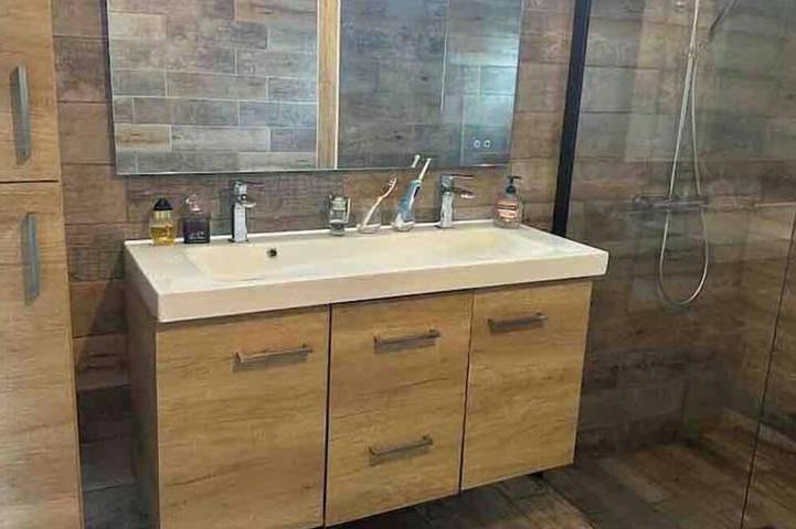 Location de vacances pour 5 personnes, avec piscine à La Lande-de-Fronsac - 3