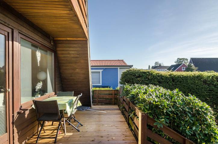 Ferienhaus für 4 Personen, mit Balkon und Garten sowie Seeblick in Südbrookmerland - 2