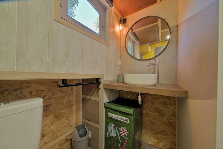 Apartamento entero, Cabine 3-Estudio-Apartamento-Baño privado con bañera-vista al canal in Metz, Metz-Campagne