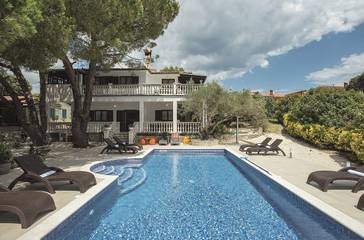 Ferienhaus für 16 Personen in Medulin, Südküste Istrien, Bild 1