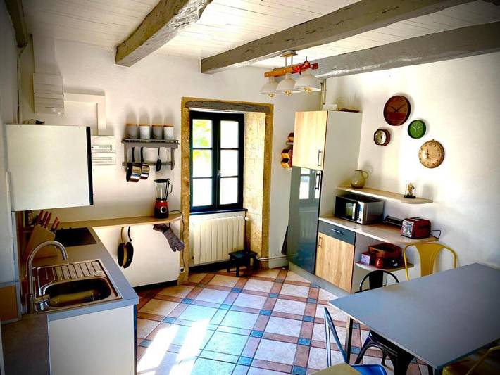 Location de vacances pour 8 personnes, avec piscine ainsi que vue et terrasse à Belmontet - 2