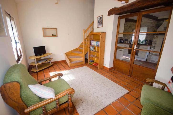Gîte pour 4 personnes, avec piscine et jardin, animaux acceptés à Saint-Laurent-de-Céris