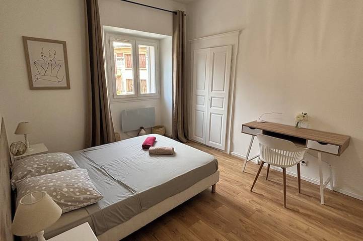 Appartement entier, Très beau T2 neuf hyper centre 4p wifi lave linge, calme et lumineux in Corte, Parc naturel régional de Corse