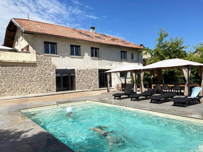 Maison de vacances pour 15 personnes, avec sauna et piscine ainsi que jardin et vue, animaux acceptés