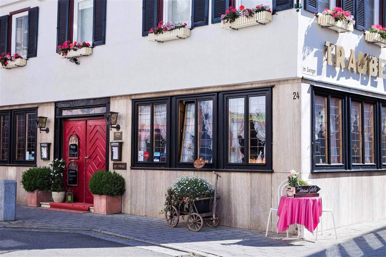 Hotel-Restaurant Traube - Doppelzimmer mit Frühstück in Neuffen, Albsteig Etappe 9