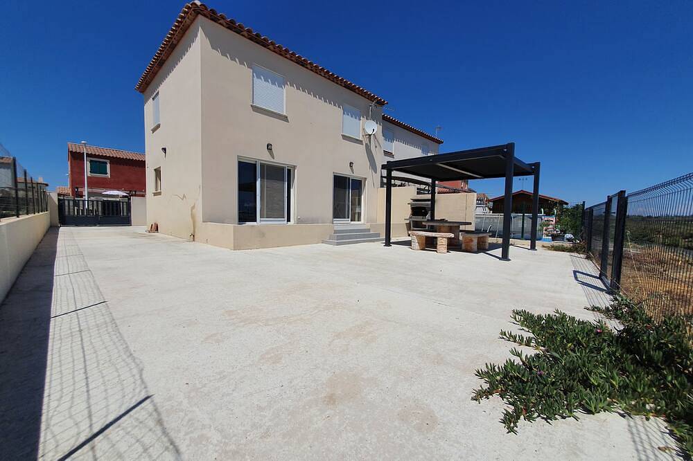 Pretty holiday home in the Camargue in Salin-de-Giraud, Arles