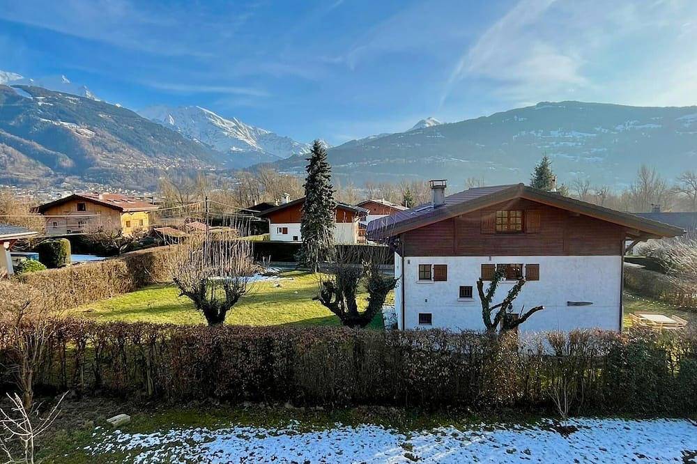 Family chalet with garden and Mont Blanc view in Passy, Pays du Mont-Blanc