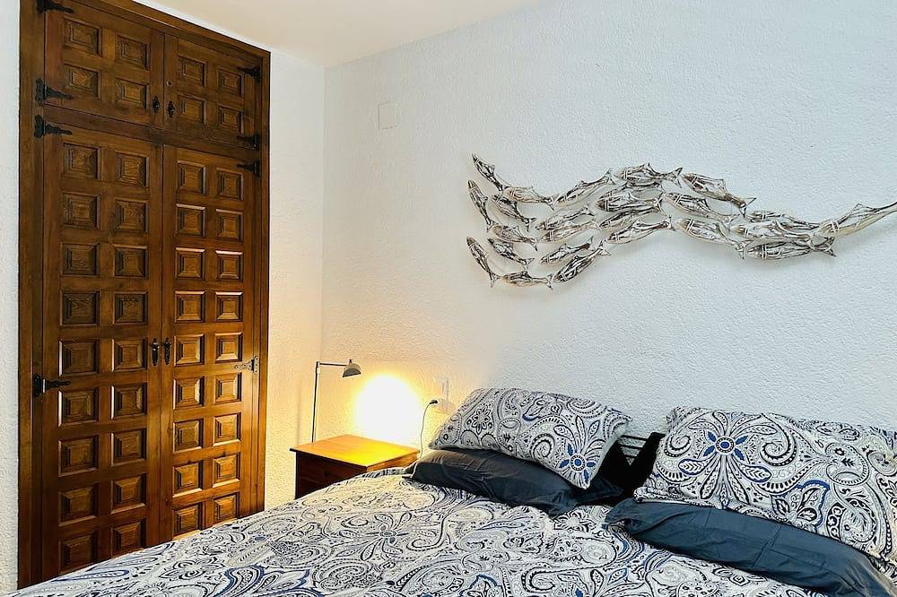 Pas gerenoveerd, gezellig huisje, 3 slaapkamers, zwembad, tuin in Almadrava, Costa Blanca