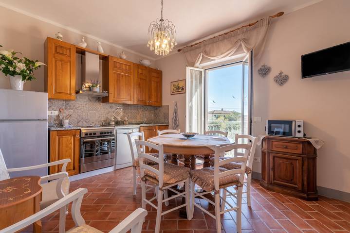 Appartamento intero, Appartamento 'L'Olivo Casa del Nonno Bingheri' con giardino in comune e Wi-Fi in Cortona, Provincia di Arezzo