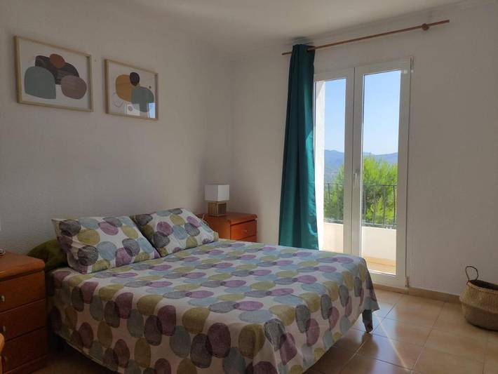Casa rural para 5 personas, con vistas y terraza en Los Serranos - 4