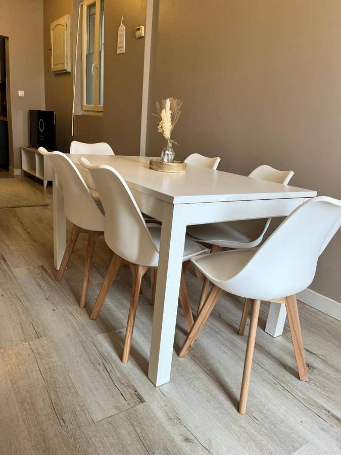 Appartement entier, Maison de ville - 7 couchages in Saint-Pierre-le-Moûtier, Nièvre