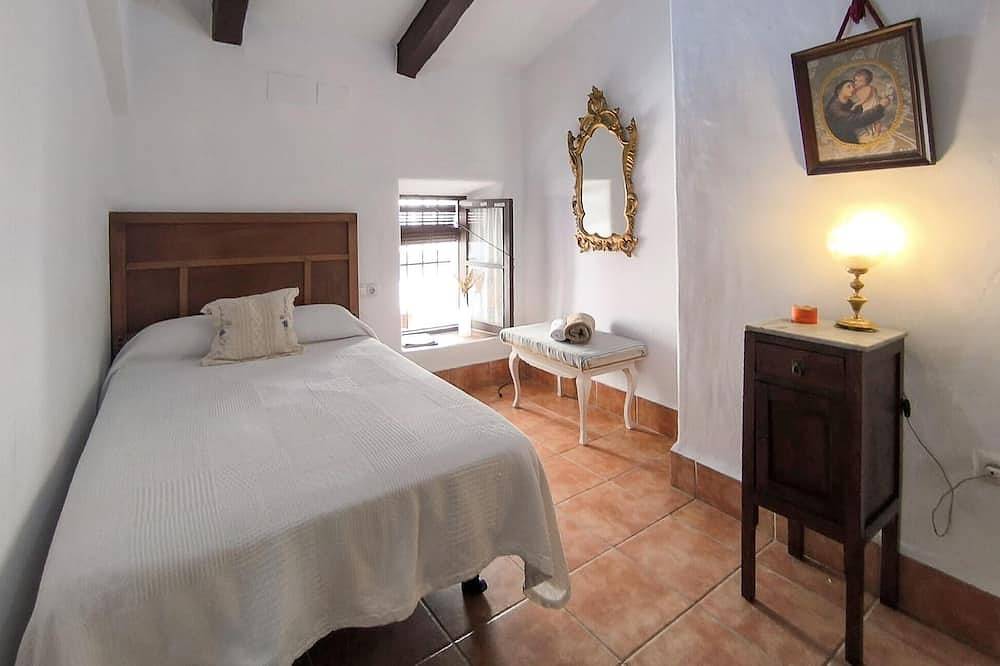 5 bedroom stunning home in Gerena in Gerena, Sevilla Provinz