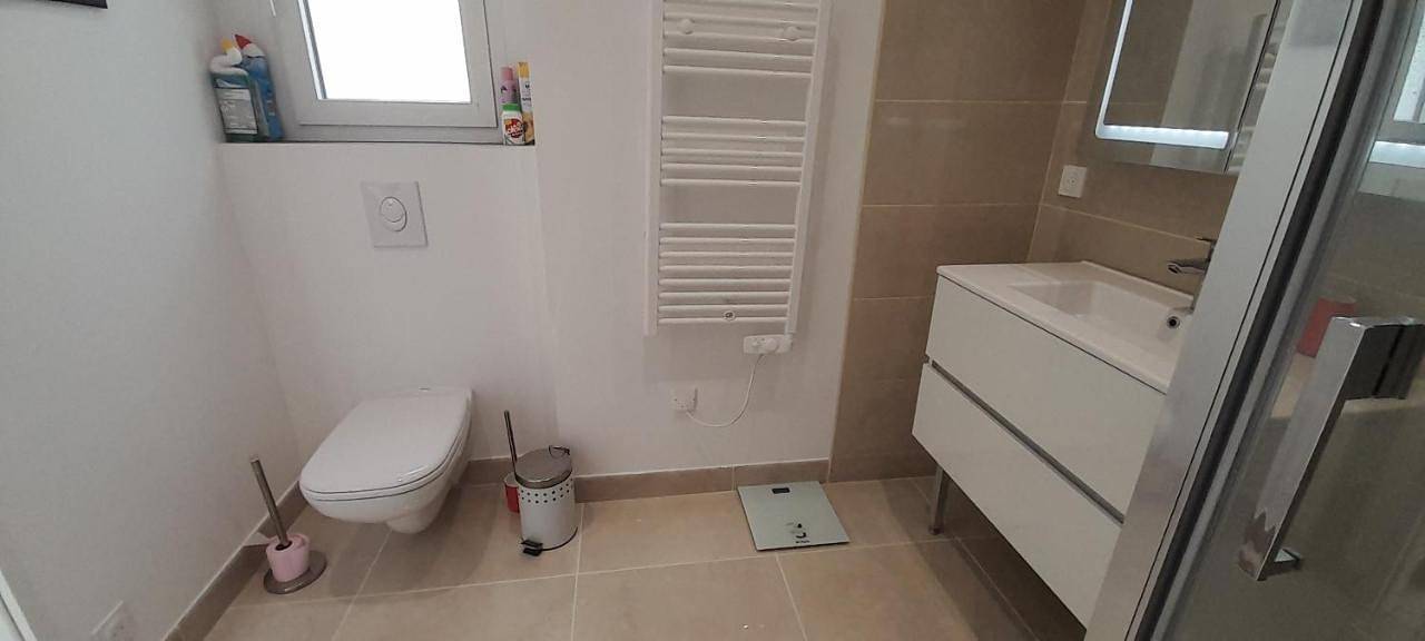 Appartement entier, One-Bedroom Apartment in Ollioules, Côte méditerranéenne (France)