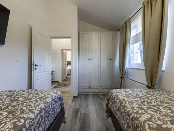 Villa pour 8 personnes, avec piscine et terrasse, animaux acceptés à Nin - 3