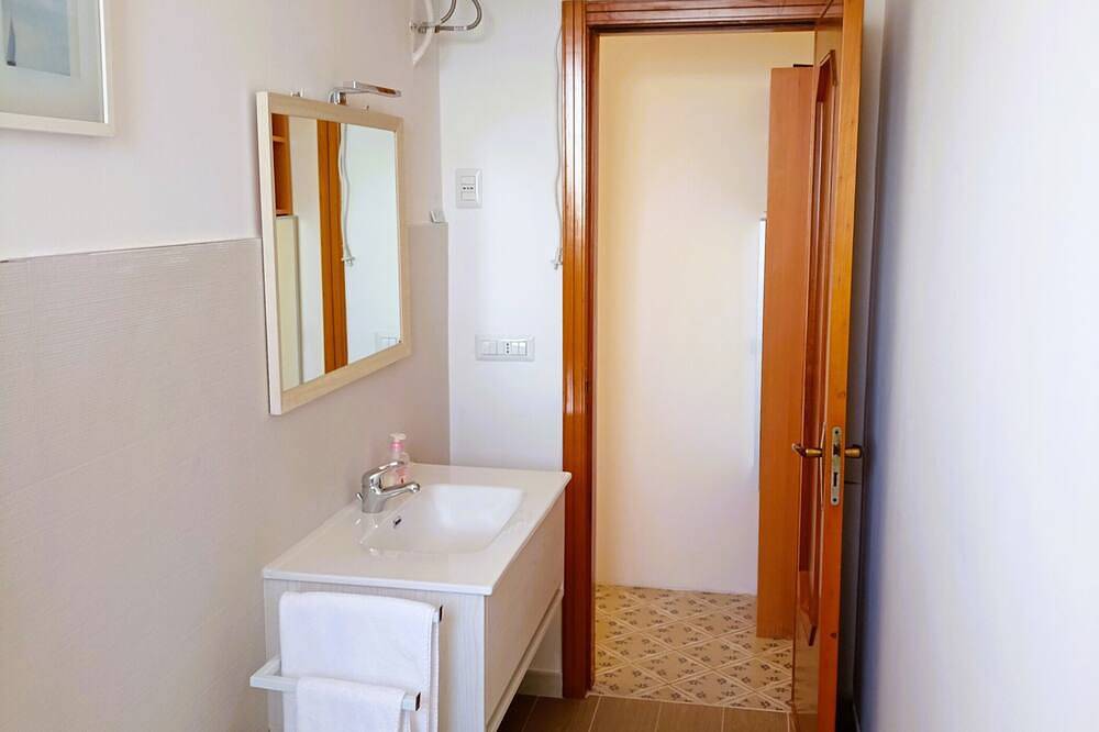 Ganze Wohnung, Vacation House facing the sea in Torre a Mare, Bari