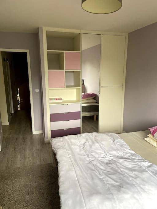 Location de vacances pour 12 personnes, avec piscine et jardin ainsi que vue et terrasse à Sauvagnon - 2