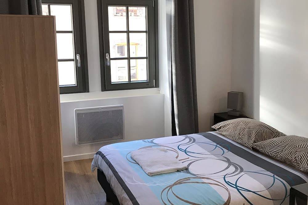 Appartement entier, 3 chambres en lit double dans un appartement entièrement rénové, Clim,<br>lit bébé in Clermont-Ferrand, Parc naturel régional des Volcans d'Auvergne