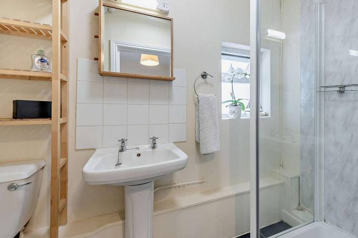 Entire apartment, Riverside Apartment in the heart of the Harbour Town of Aberaeron in Aberaeron, Cardigan Bay