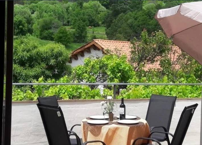 Gîte pour 4 personnes, avec Terrasse et Vue à Mijares