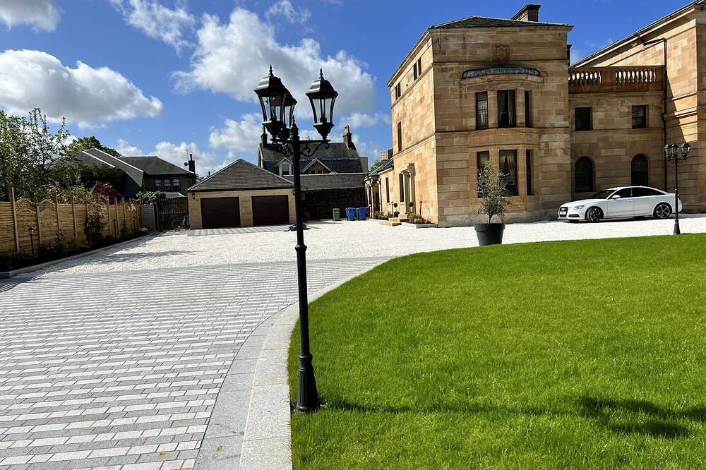 Beautiful 4-Bed Villa in Glasgow in Glasgow, Greater Glasgow and Clyde Valley