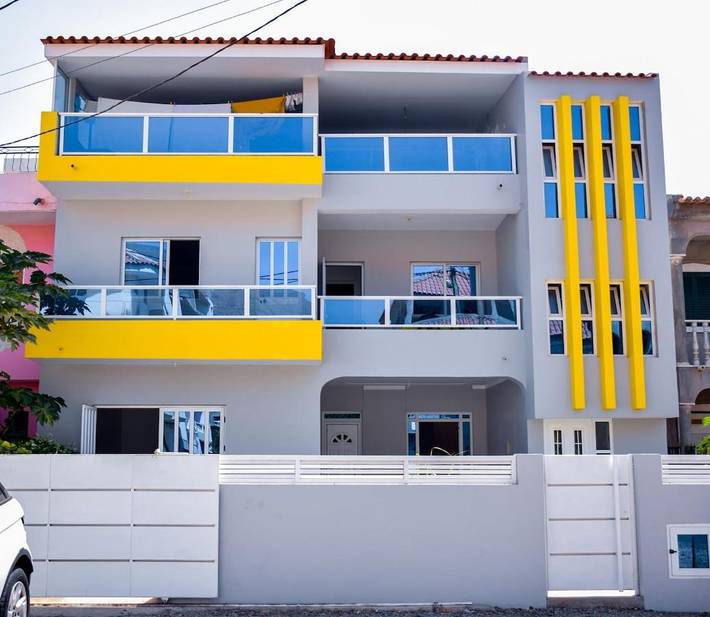 Gîte pour 6 personnes, avec terrasse et vue dans Tarrafal