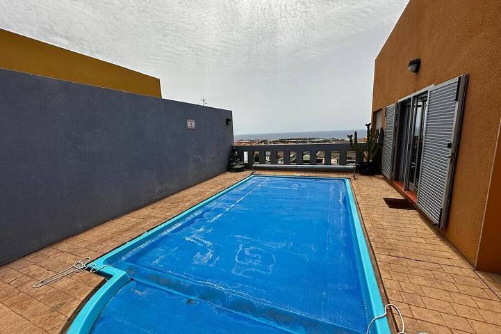 Villa for 5 people, with balcony and garden in Caleta de Fuste