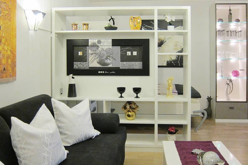 Ganze Wohnung, Ruhige Lage im Herzen der Bremer City mit Parkplatz und Wlan: Top-Ferienwohnung in Neustadt Bremen, Bremen