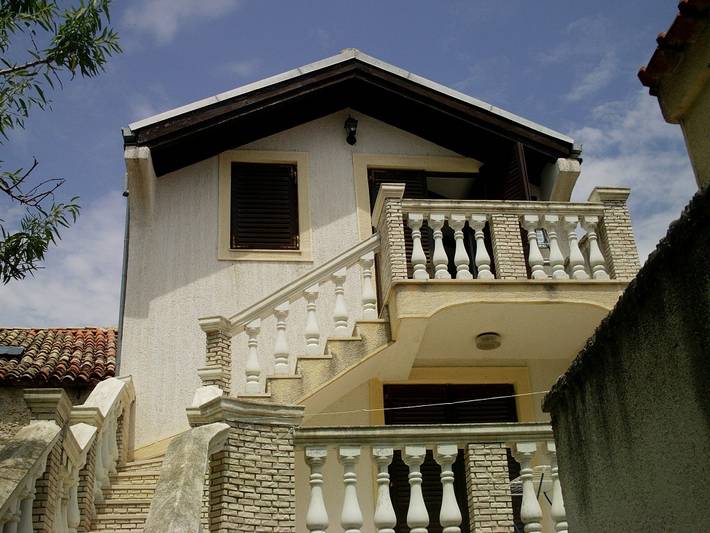 Ganze Wohnung, Ferienwohnung in Zlarin mit Balkon, W-Lan, Waschmaschine (3813-1) in Zlarin (Kroatische Adria), Dalmatinische Inseln