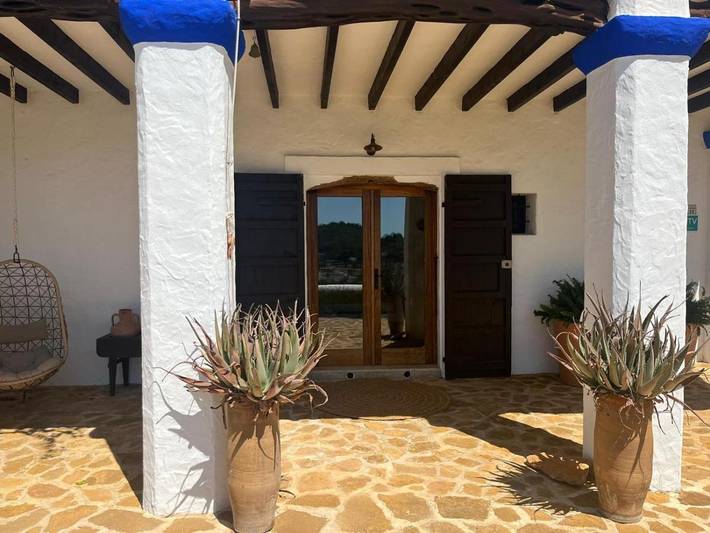 Maison d’hôte pour 6 personnes, avec piscine et terrasse ainsi que jardin et vue à Sant Carles de Peralta