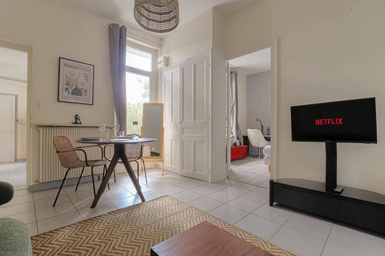 Appartement entier, Cosy et Calme idéal déplacement pro in Sathonay-Camp, Lyon et ses environs