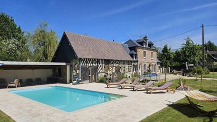 Cottage pour 8 personnes, avec piscine et jardin à Danestal