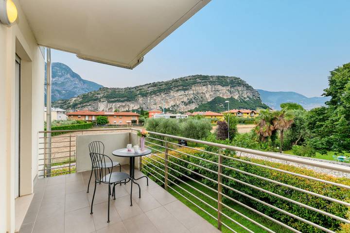 Ferienwohnung für 6 Personen, mit Balkon und Pool in Torbole