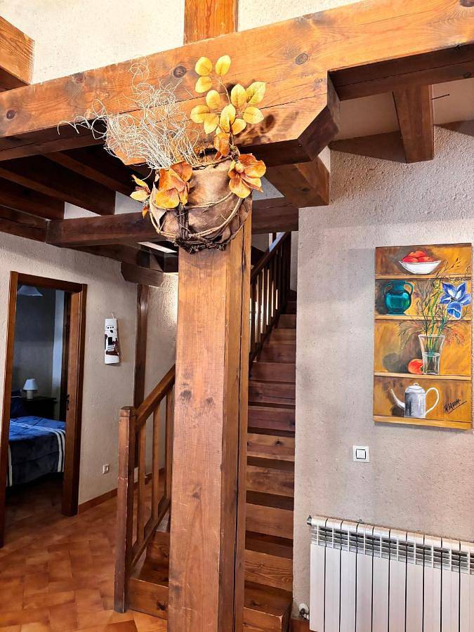 Casa de vacaciones para 9 personas, con vistas además de piscina y jardín, Se admiten mascotas en Comarca de Segovia - 4