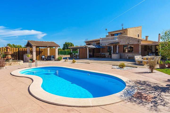 Villa for 6 people, with garden and pool - 1