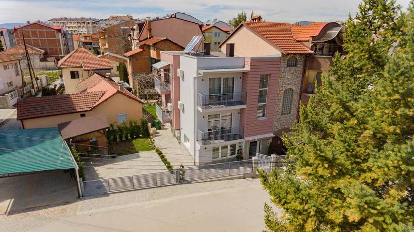 Chambre d’hôte pour 2 personnes, avec Balcon et Terrasse ainsi que Jardin et Vue