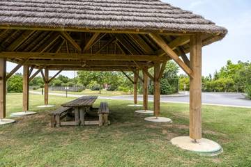 Camping für 2 Personen in Saint-Yrieix-sur-Charente, Charente, Bild 3