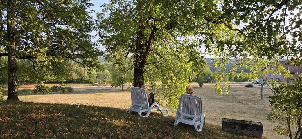 Location de vacances pour 8 personnes, avec Terrasse ainsi que Jardin et Vue à Saugeot