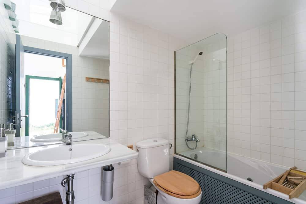 Casa Latrinas Alta, Puerto de la Laja, under Guadiana in El Granado, Guadiana Valley Natural Park