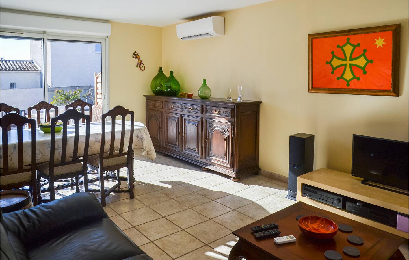 Spacious Apartment w/ AC, Parking, Pool & WiFi, Near Saint-Nazaire-d'Aude in Saint-Nazaire-d'Aude, Narbonne und Umgebung