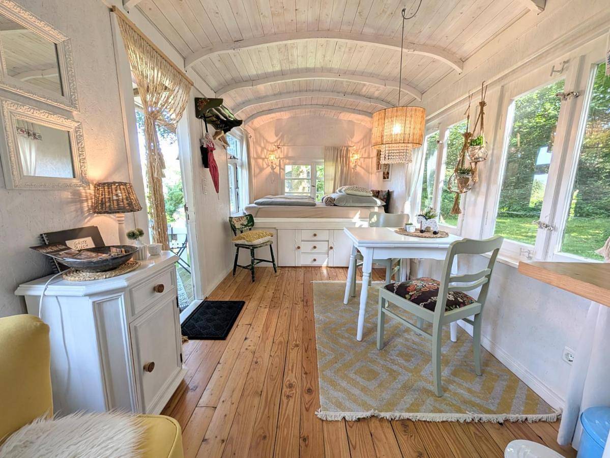 Ganze Wohnung, Bauwagen Lilly in Hemmoor in Hemmoor, Cuxland