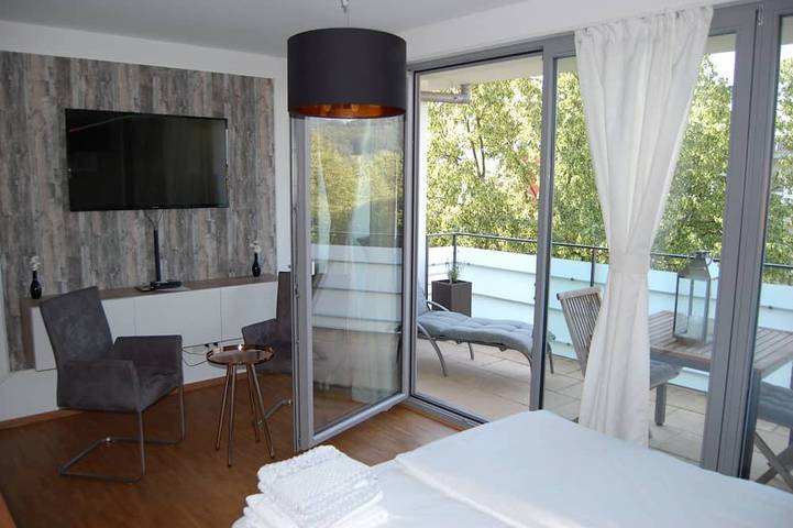 Ganze Wohnung, 1-Zimmer-Ferienwohnung für 1-2 Personen in Freiburg-Vauban. Hochwertig in Vauban (Freiburg), Freiburg