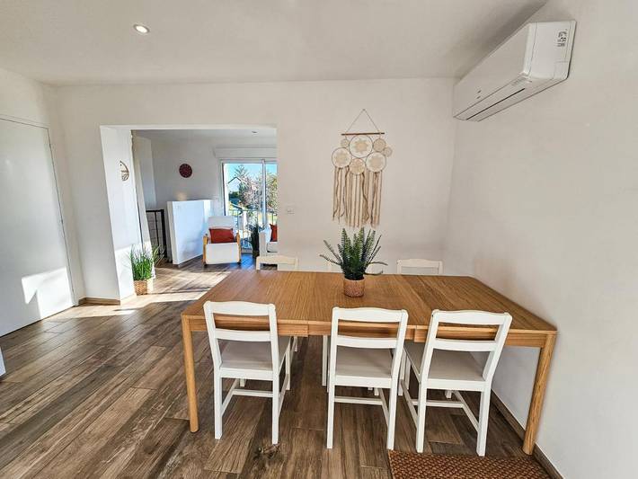 Location de vacances pour 6 personnes, avec vue et terrasse, animaux acceptés dans Saint-Martin-la-Plaine - 4