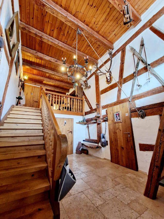 Gîte pour 9 personnes, avec Terrasse ainsi que Jardin et Vue